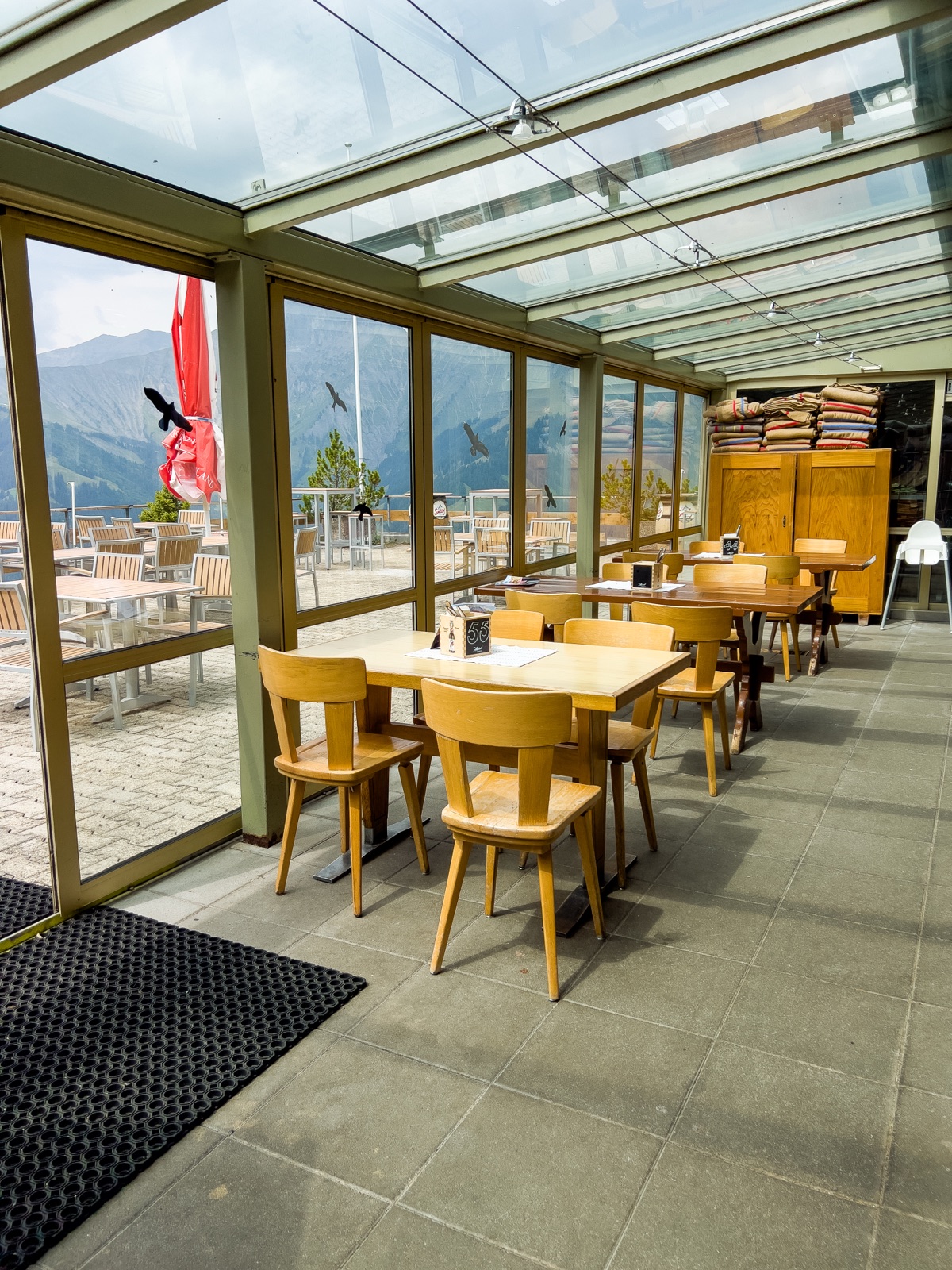 Der Wintergarten mit Blick nach draussen
